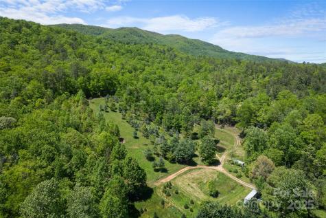 1557 Shoal Creek Road Balsam Grove NC 28708