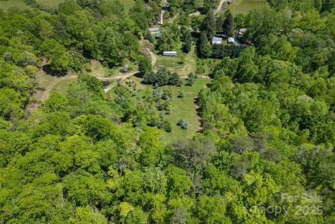 1557 Shoal Creek Road Balsam Grove NC 28708