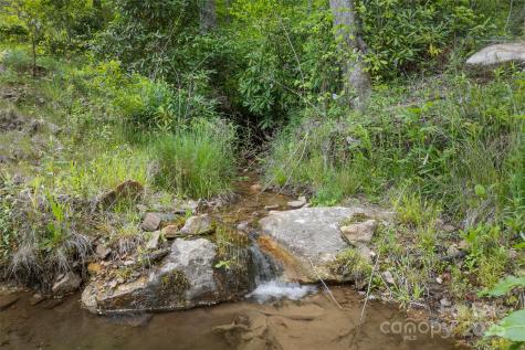 1557 Shoal Creek Road Balsam Grove NC 28708