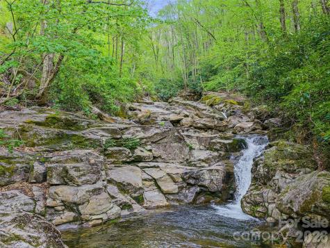 1161 Deep Gap Road Burnsville NC 28714