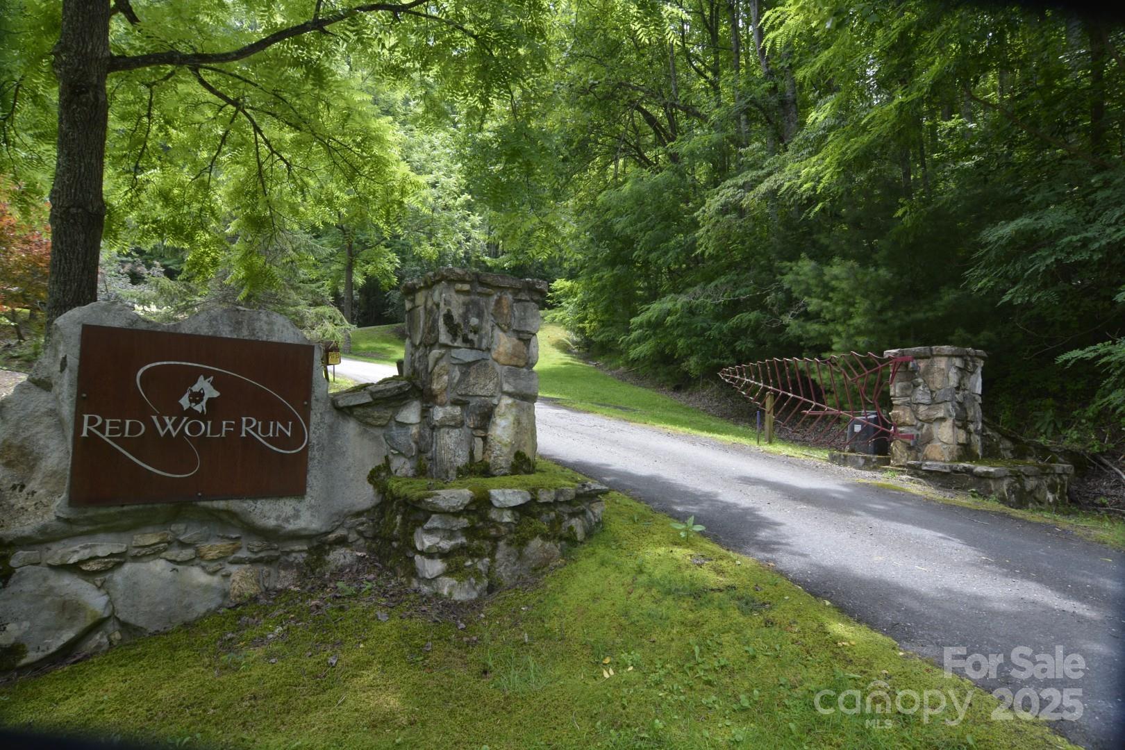 999 Red Wolf Run Mars Hill NC 28754