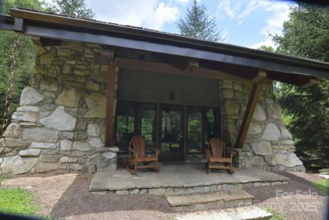 999 Red Wolf Run Mars Hill NC 28754