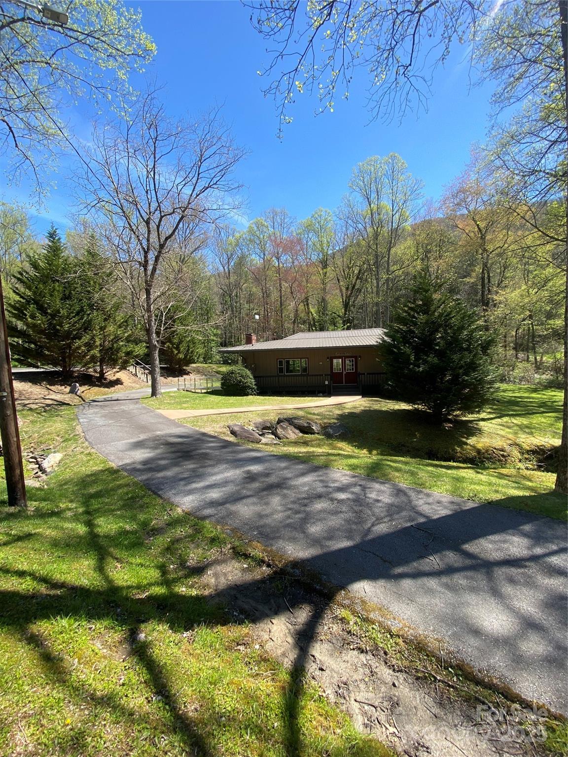 99999 Chestnut Forest Road Fairview NC 28730