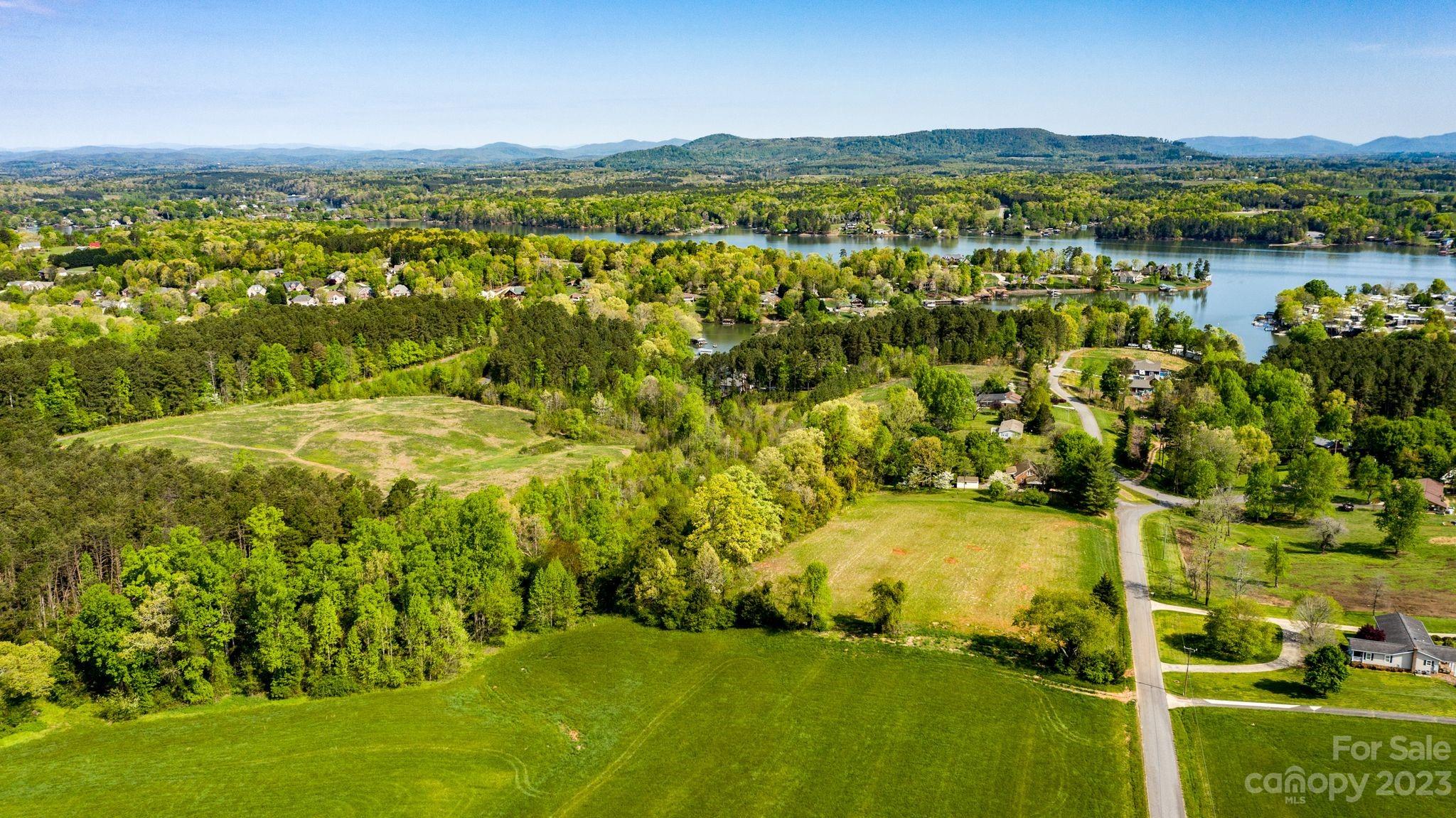 1285 Misty Lane Hickory NC 28601