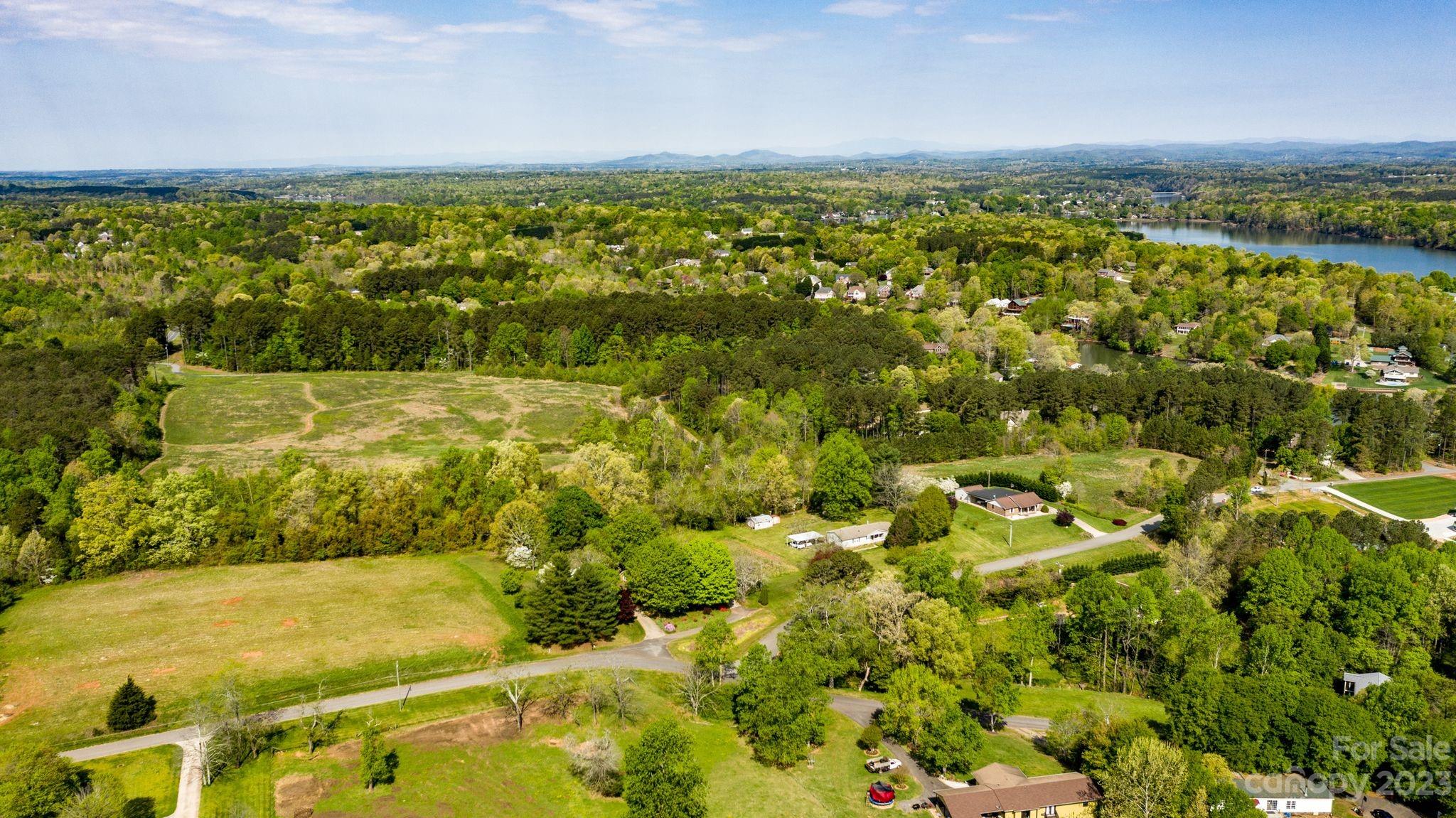 1285 Misty Lane Hickory NC 28601