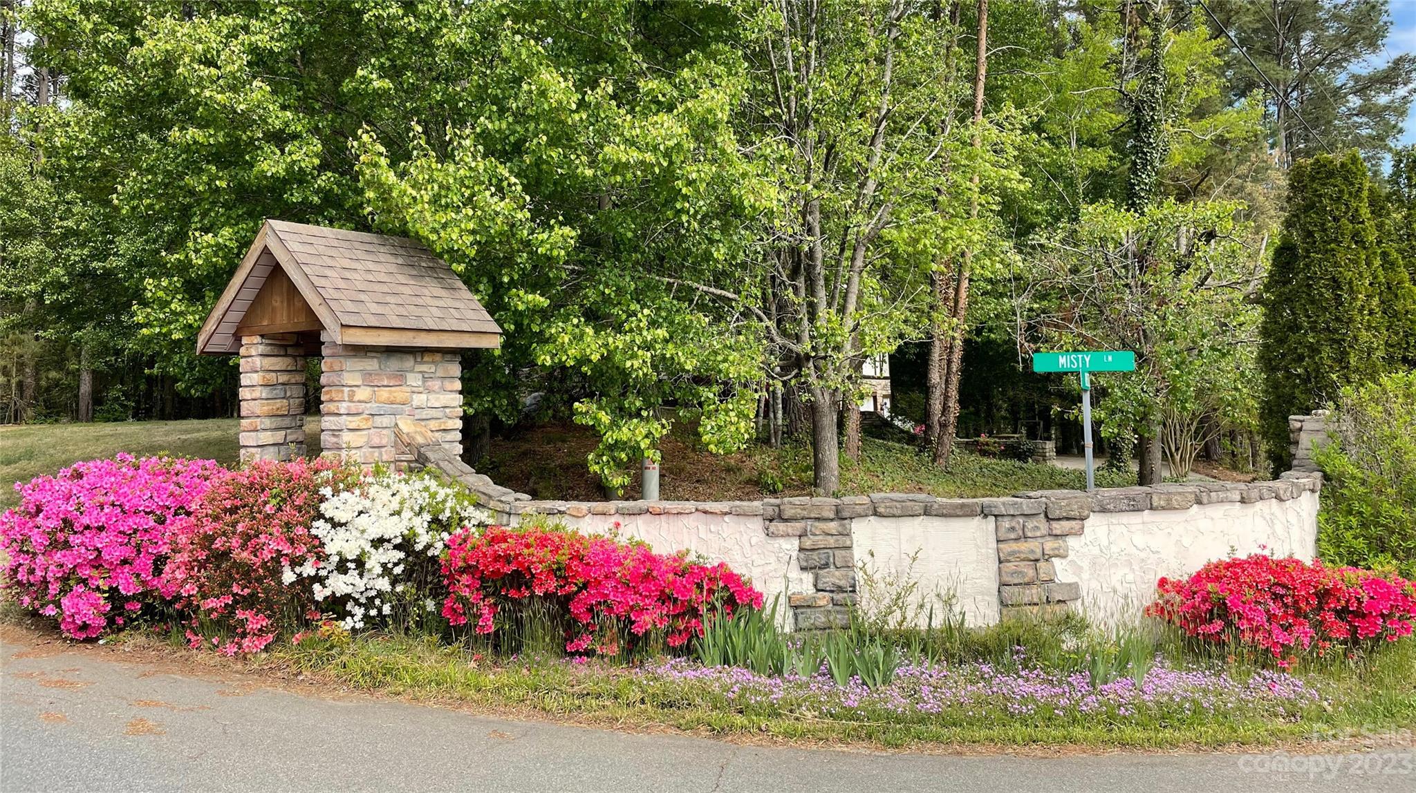 1285 Misty Lane Hickory NC 28601