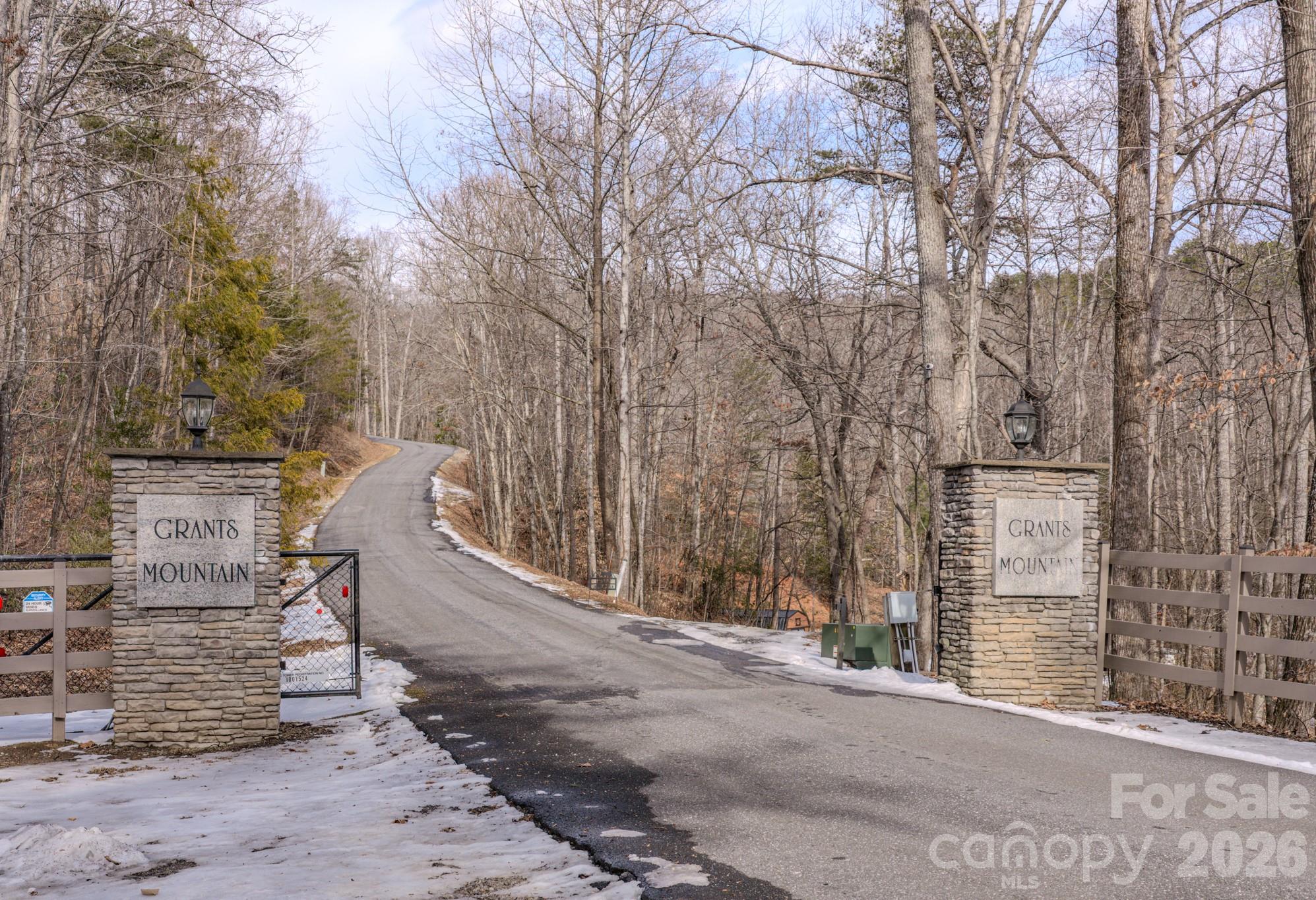2724 Mountain Crest Drive S Marion NC 28752