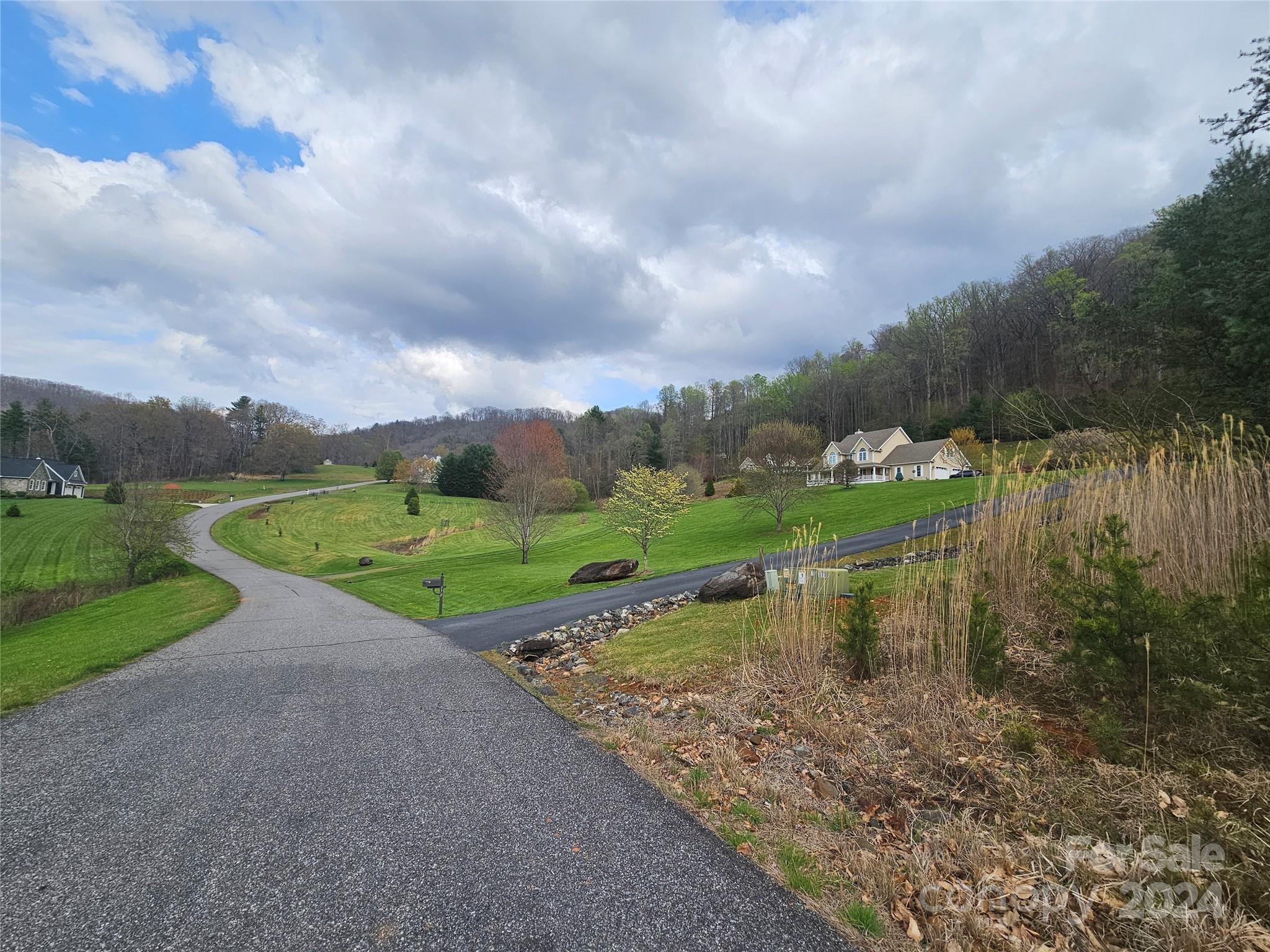 1559 Seven Glens Drive Weaverville NC 28787