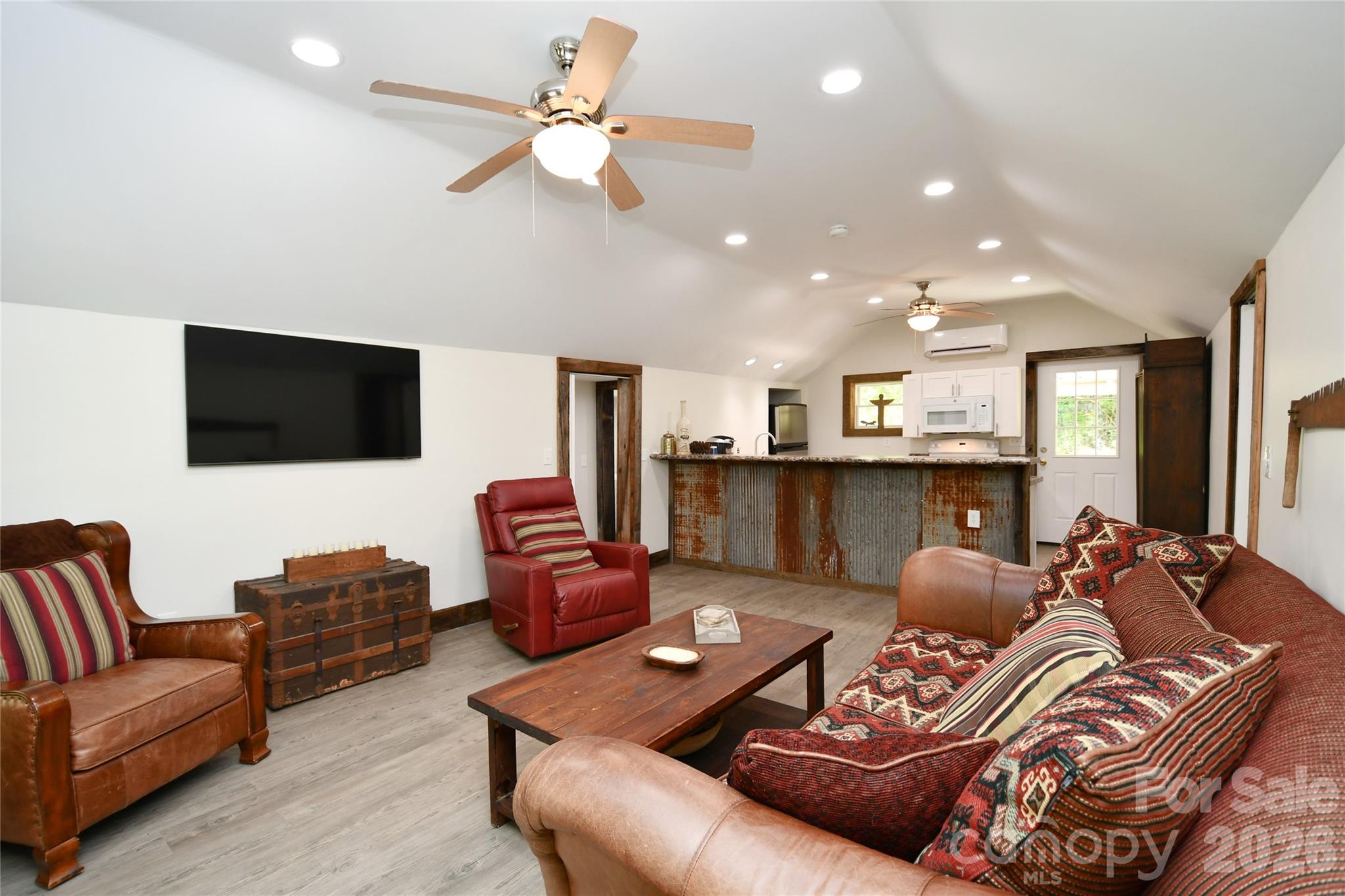 2180 Pigeon Roost Road Green Mountain NC 28740