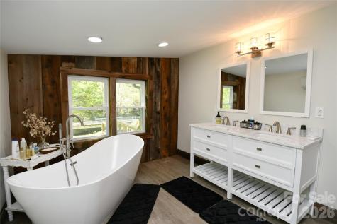 2180 Pigeon Roost Road Green Mountain NC 28740