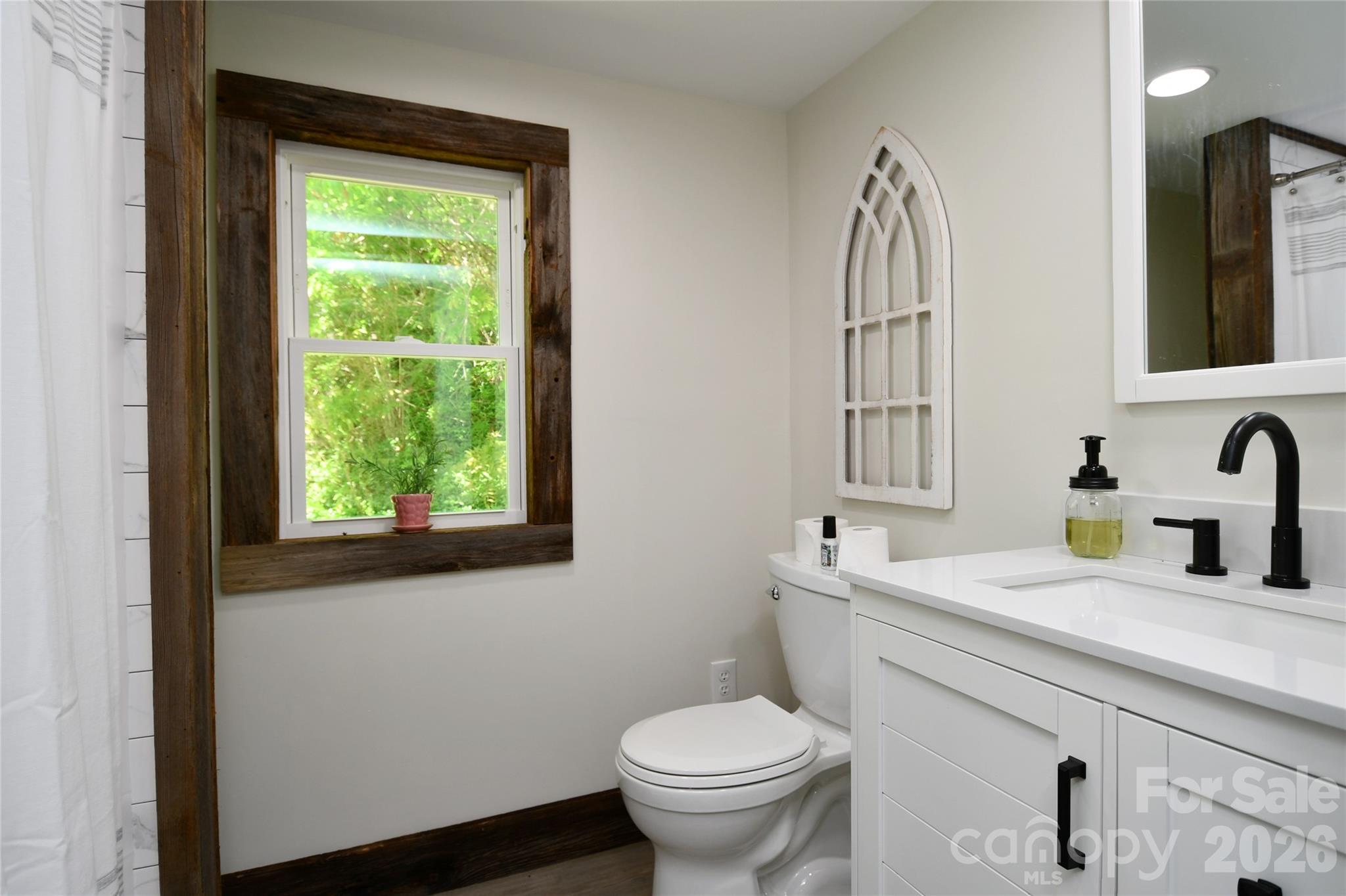 2180 Pigeon Roost Road Green Mountain NC 28740