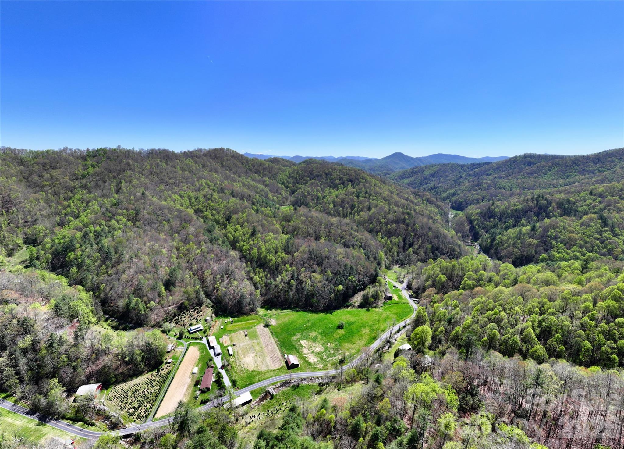 2180 Pigeon Roost Road Green Mountain NC 28740