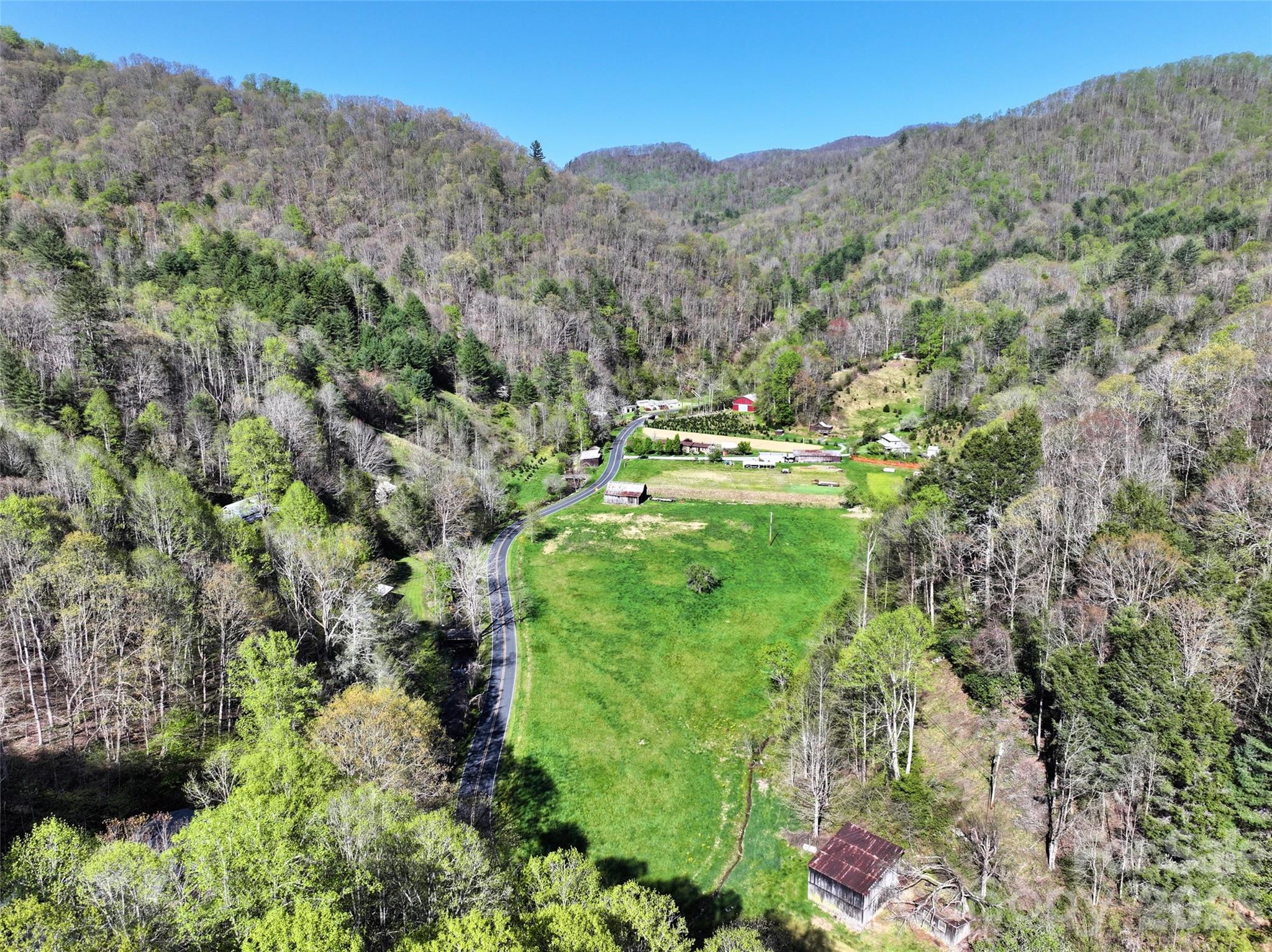 2180 Pigeon Roost Road Green Mountain NC 28740