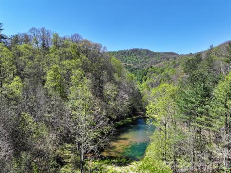 2180 Pigeon Roost Road Green Mountain NC 28740