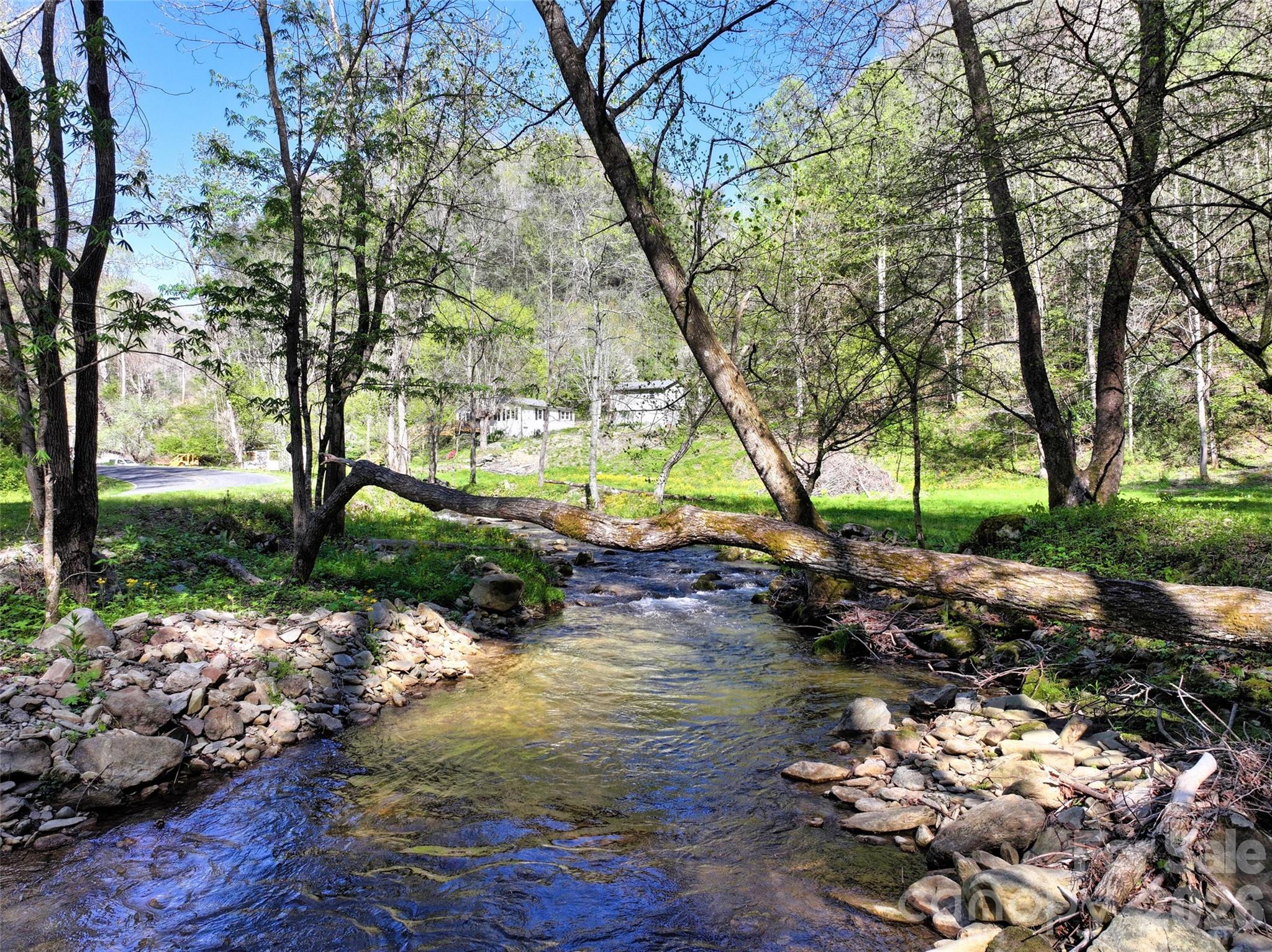 2180 Pigeon Roost Road Green Mountain NC 28740