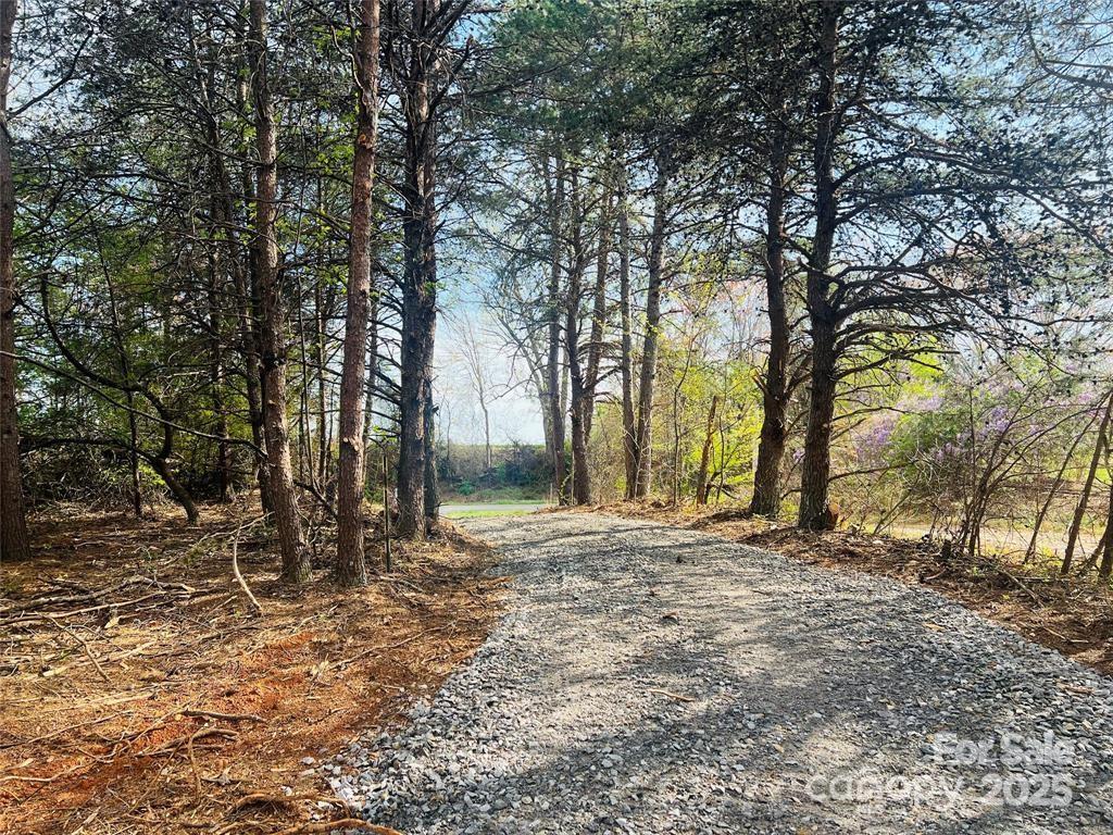 2095 Hatties Way Hamptonville NC 27020