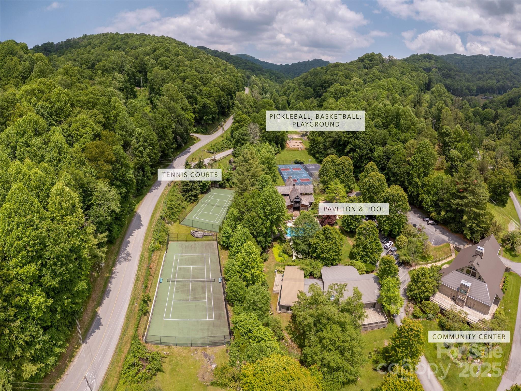 000 Tearshirt Lane Mars Hill NC 28754