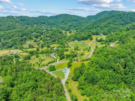 82 Seven Glens Drive Weaverville NC 28787