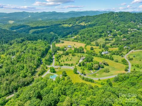 82 Seven Glens Drive Weaverville NC 28787