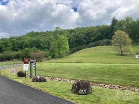 82 Seven Glens Drive Weaverville NC 28787