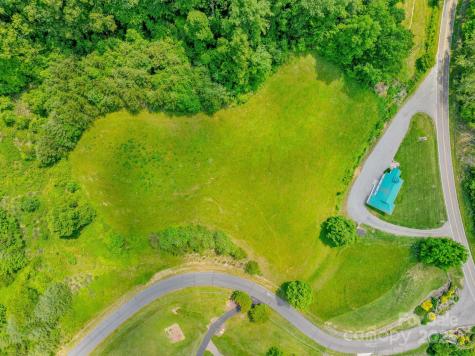 82 Seven Glens Drive Weaverville NC 28787