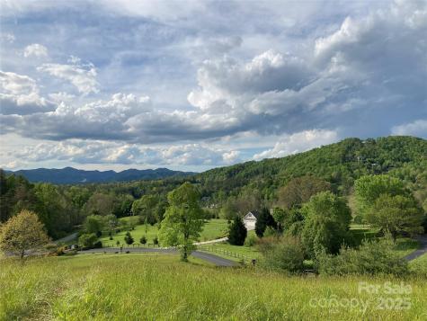 82 Seven Glens Drive Weaverville NC 28787