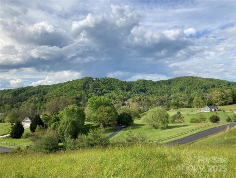 82 Seven Glens Drive Weaverville NC 28787