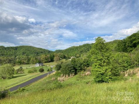 82 Seven Glens Drive Weaverville NC 28787