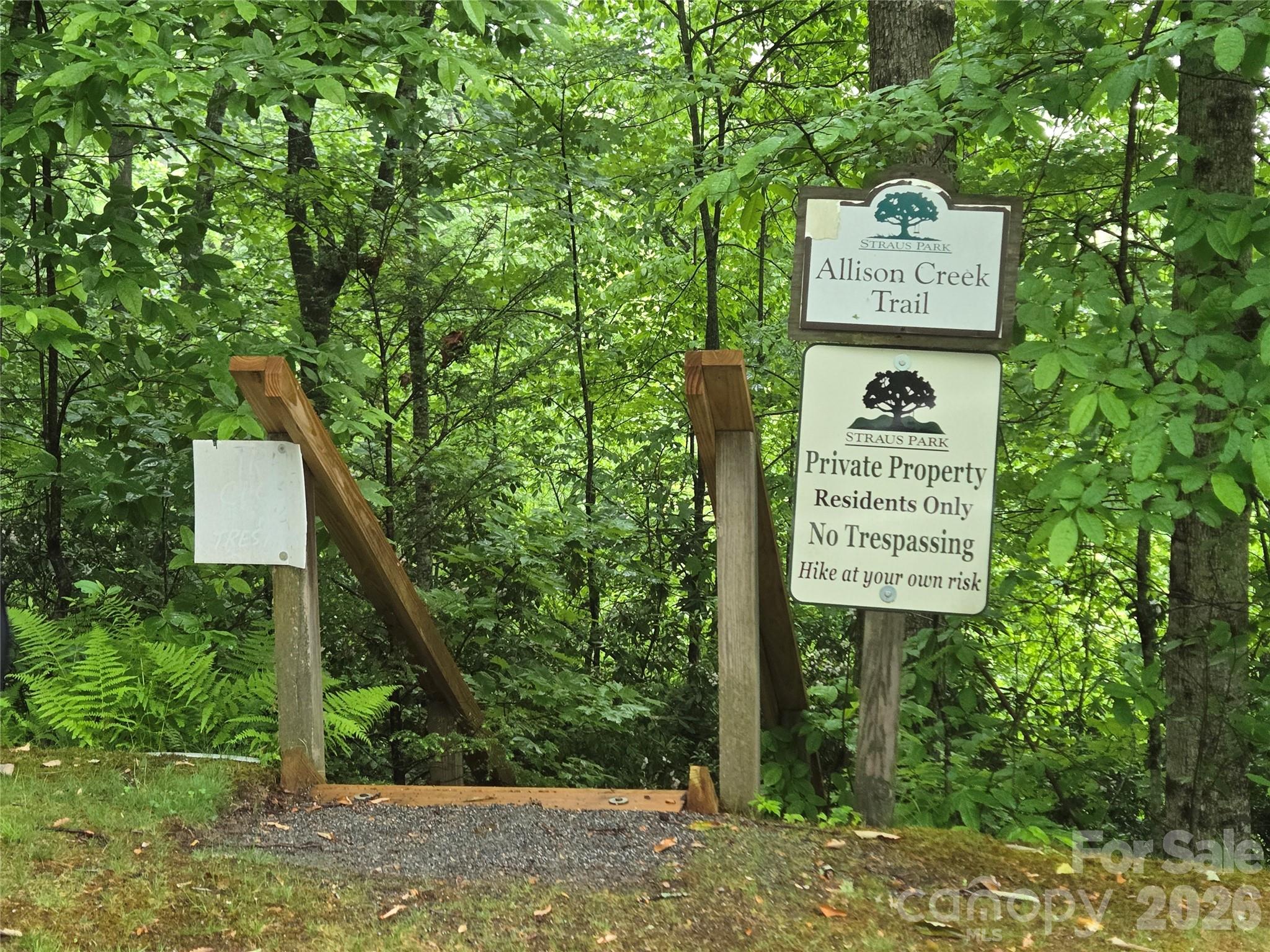 101 Hawks Crest Brevard NC 28712