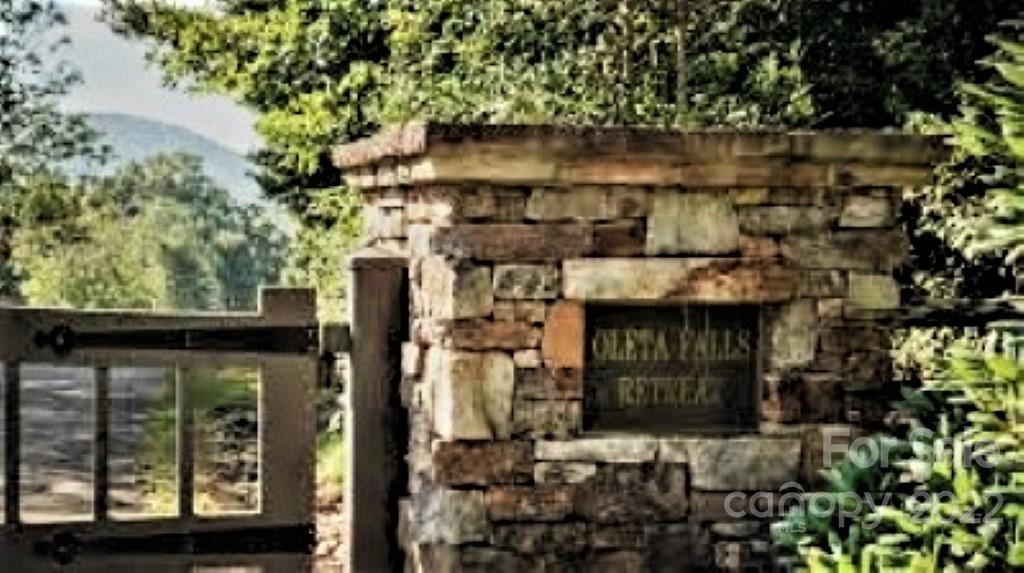 23 Overlook Park Drive Hendersonville NC 28792