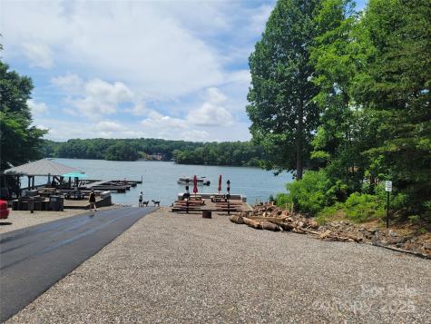 L177 Laurel Cove Road Statesville NC 28677