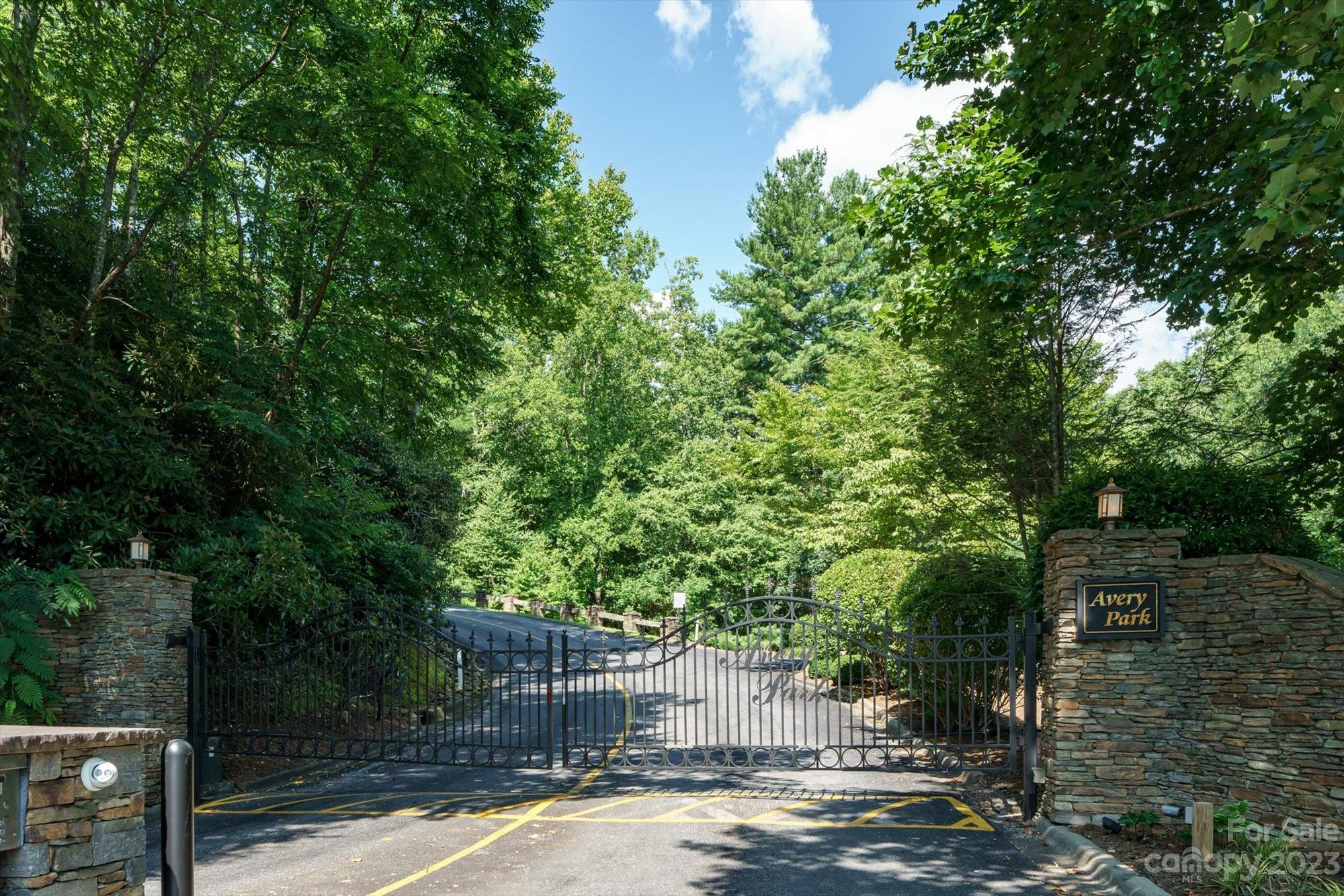 317 Boundary Tree Pass Arden NC 28704