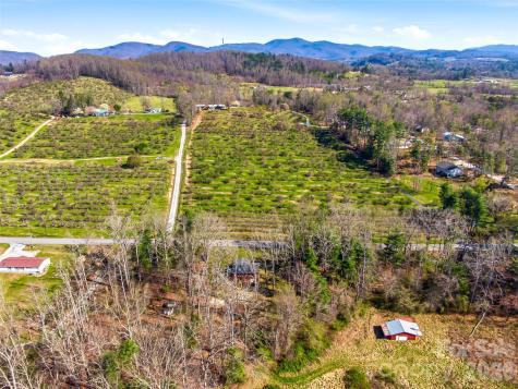 984 Pace Road Hendersonville NC 28792