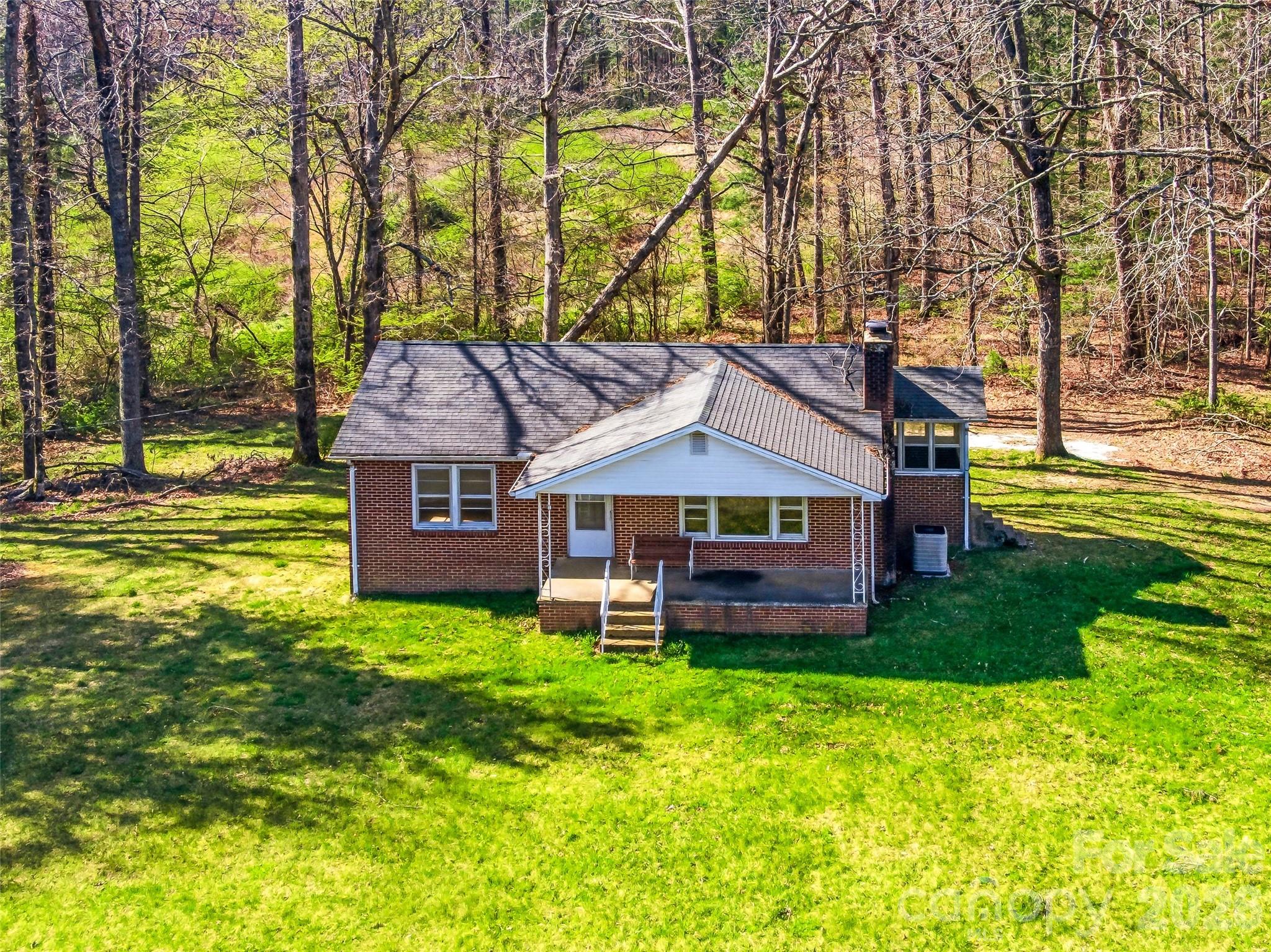 984 Pace Road Hendersonville NC 28792