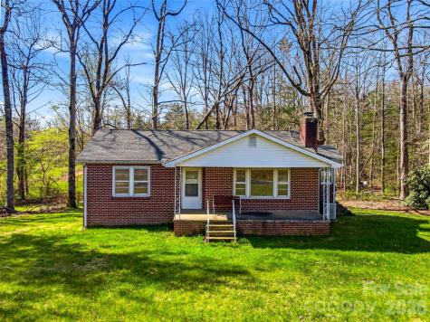 984 Pace Road Hendersonville NC 28792