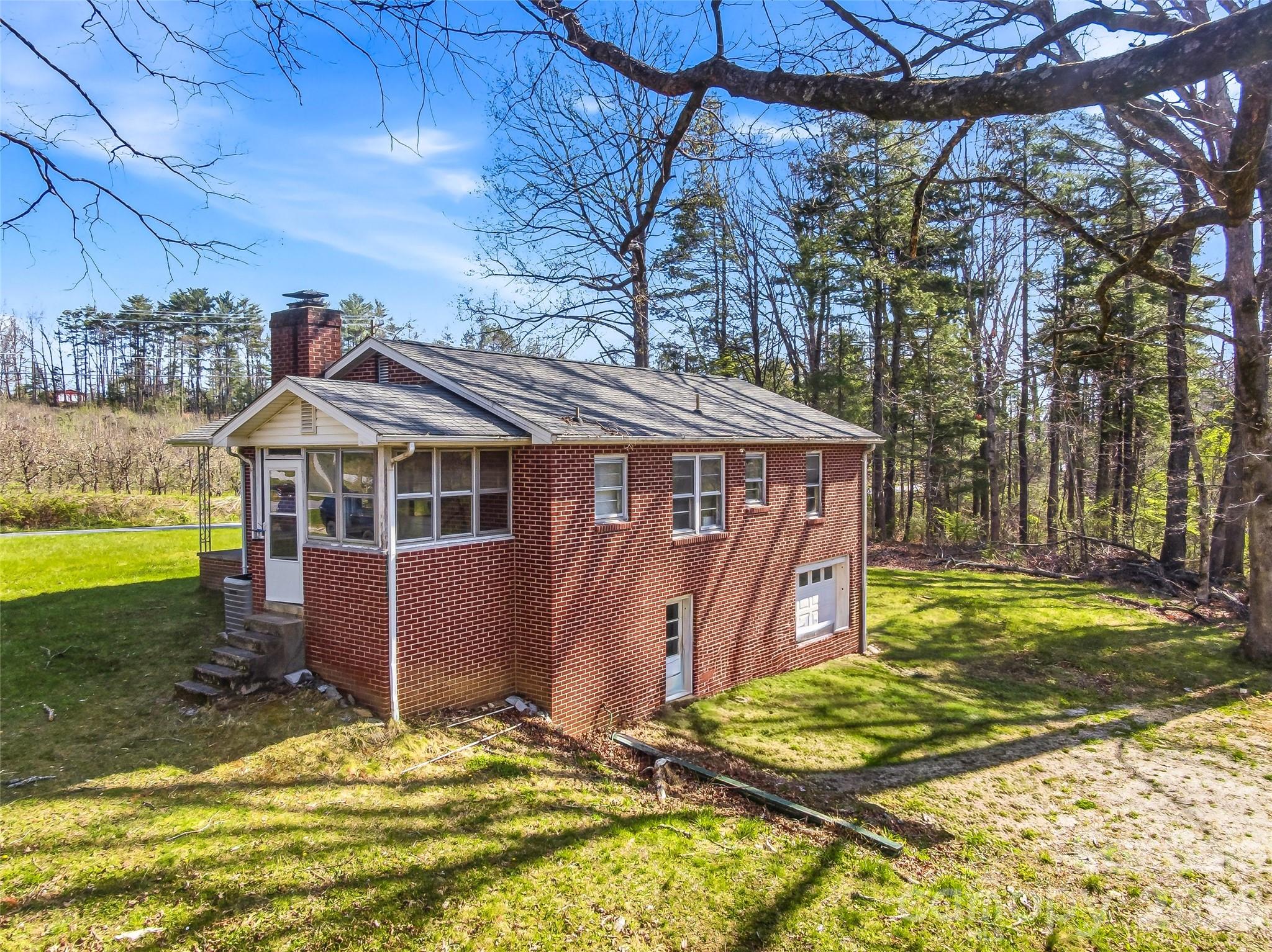 984 Pace Road Hendersonville NC 28792
