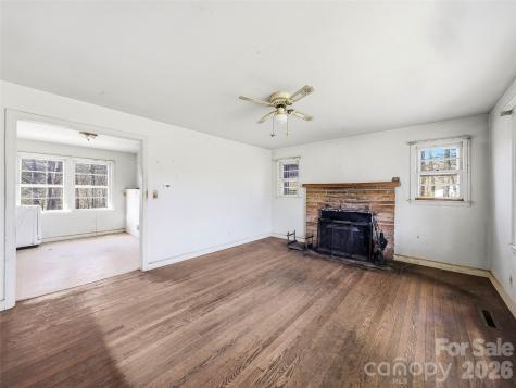 984 Pace Road Hendersonville NC 28792