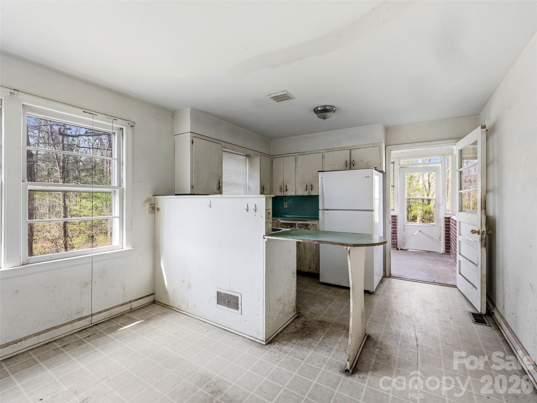 984 Pace Road Hendersonville NC 28792
