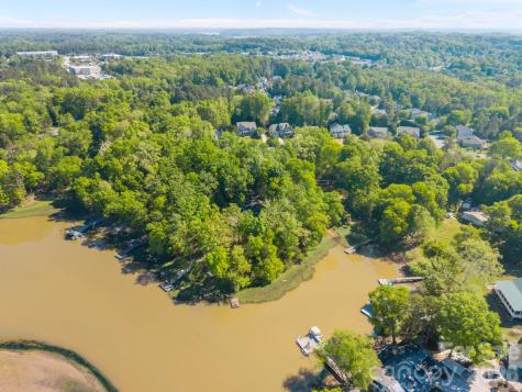 405 Carroll Cove Lake Wylie SC 29710