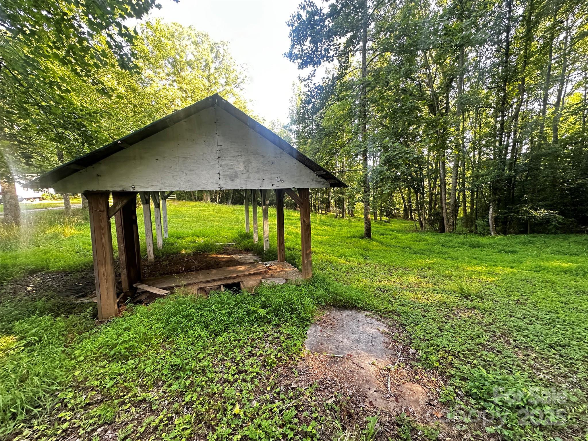 2034 Champion Mt Pleasant Road Ferguson NC 28624