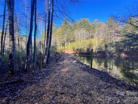999 Trellum Trail Hendersonville NC 28739
