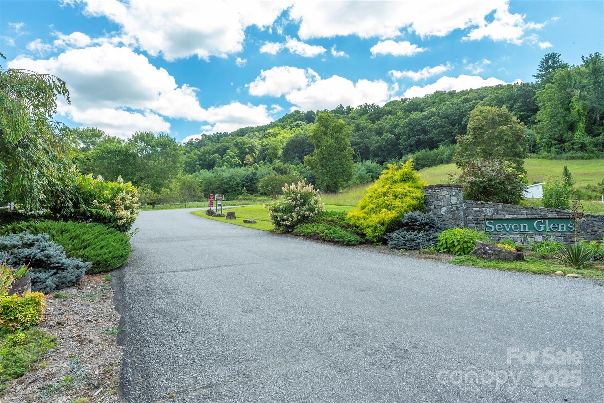1559 Seven Glens Drive Weaverville NC 28787