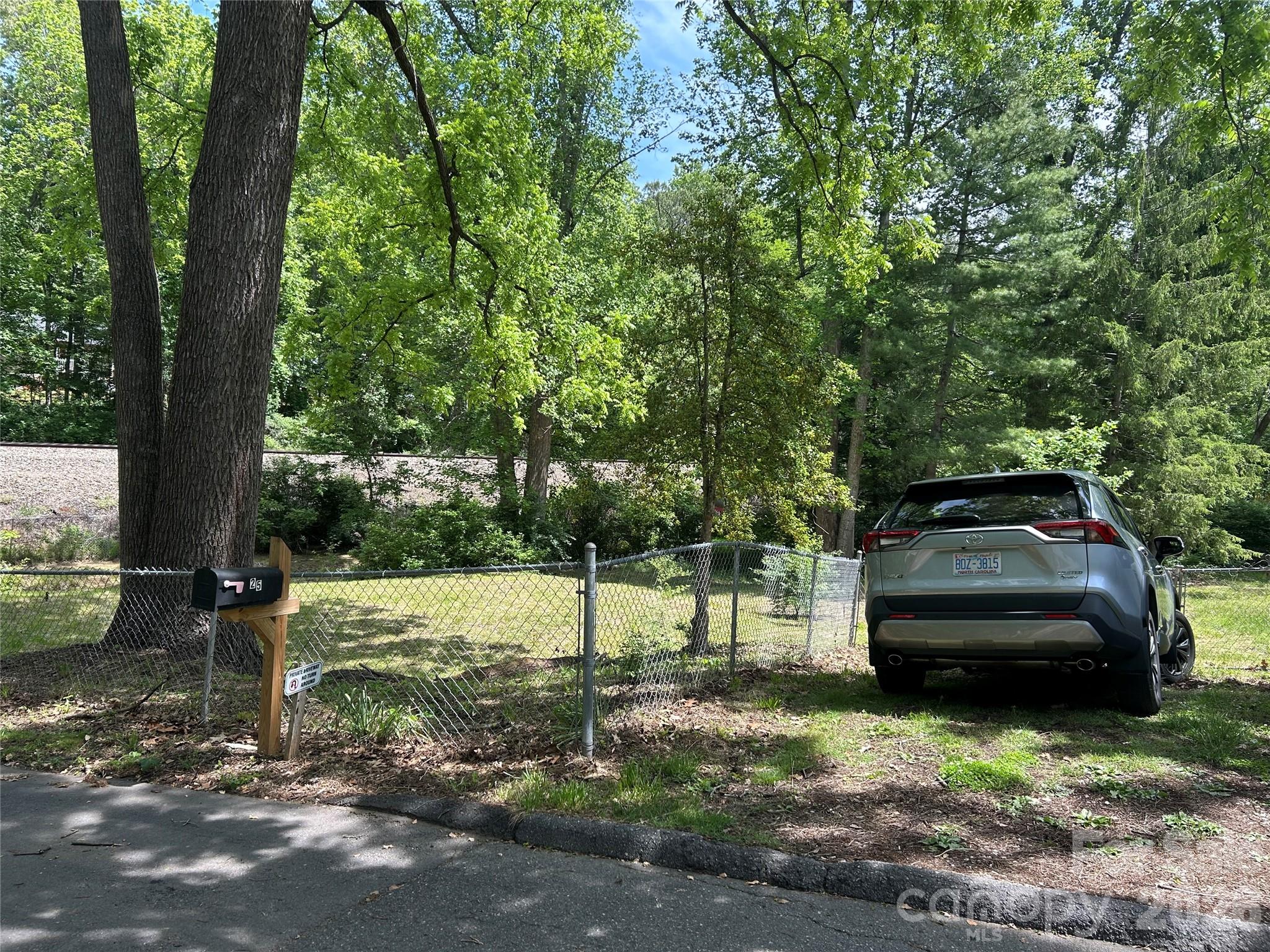 28 Pinecrest Drive Asheville NC 8803