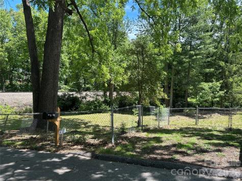 28 Pinecrest Drive Asheville NC 8803