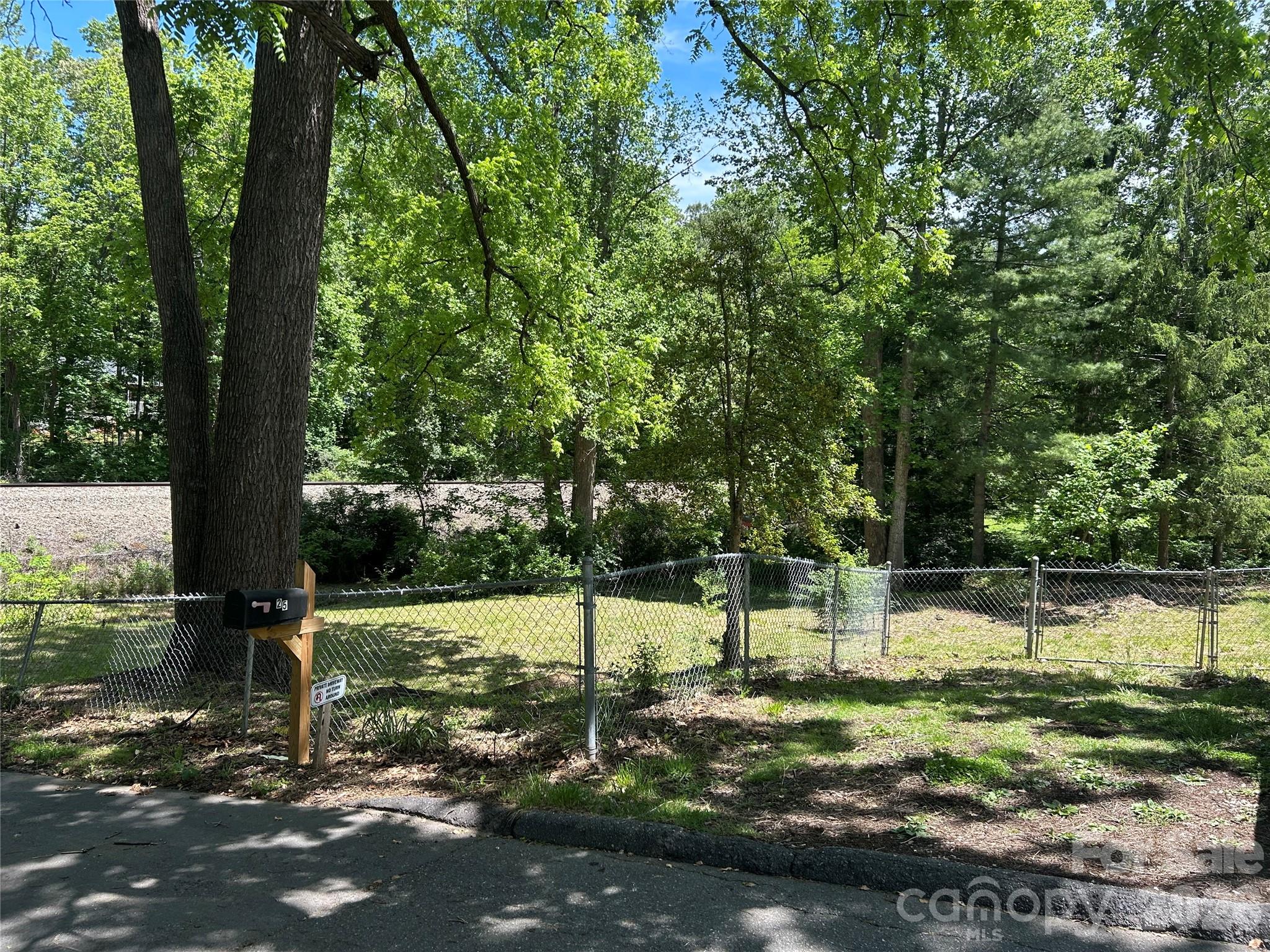 28 Pinecrest Drive Asheville NC 8803
