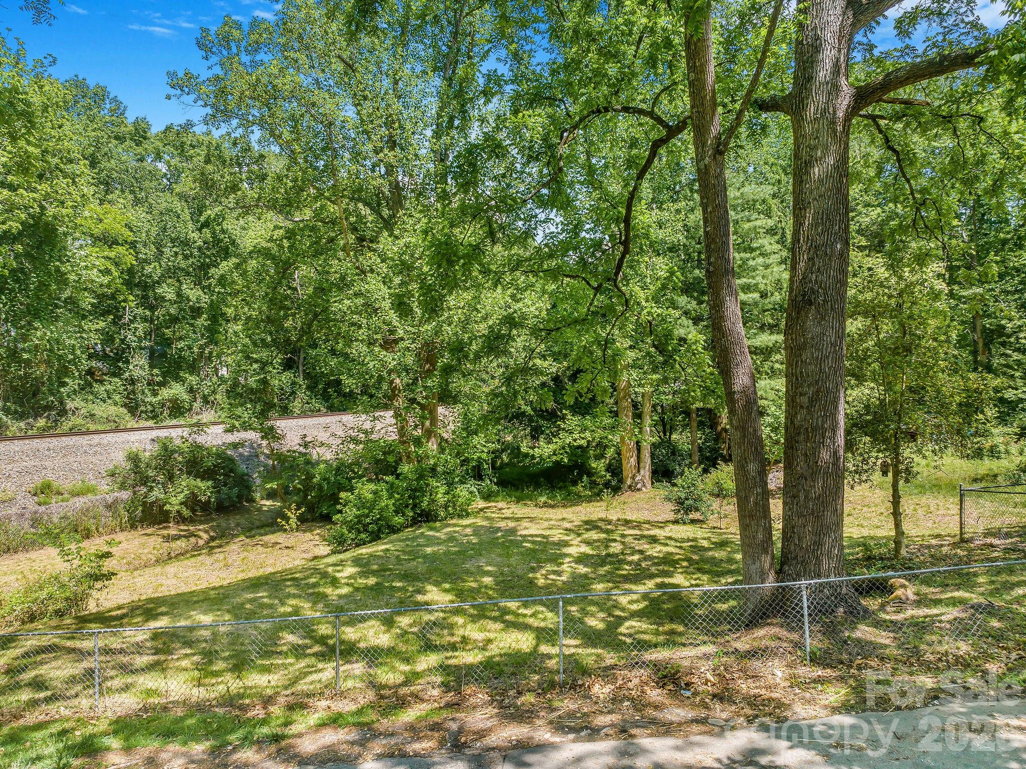 28 Pinecrest Drive Asheville NC 8803