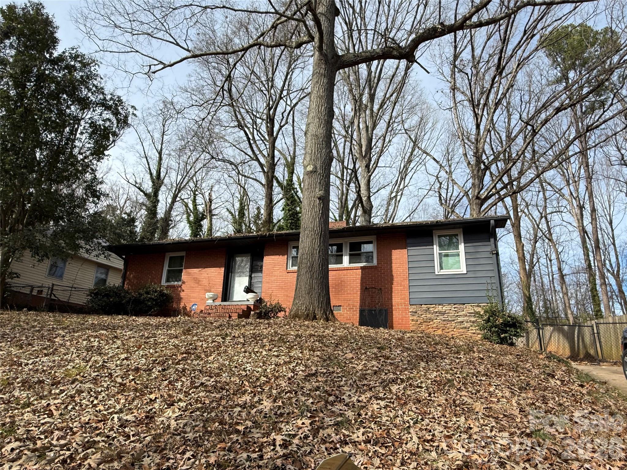 1826 Camp Greene Street Charlotte NC 28208