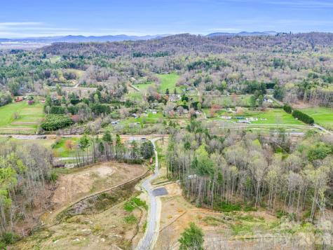 97 Yale Road Hendersonville NC 28739