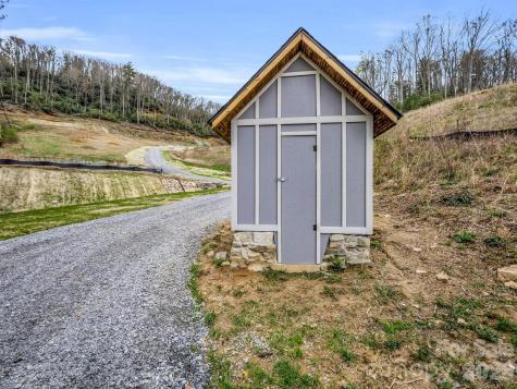 97 Yale Road Hendersonville NC 28739