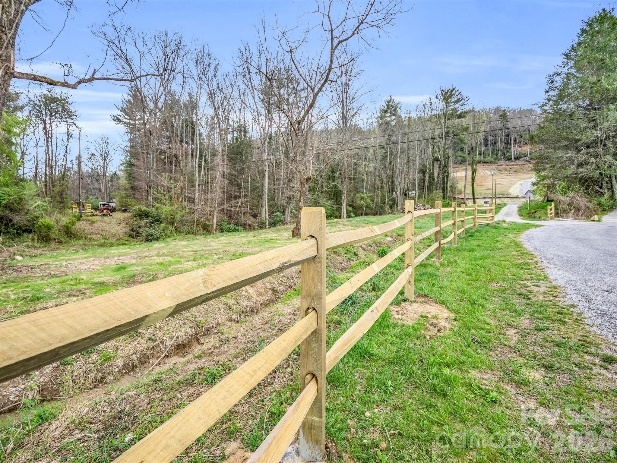 97 Yale Road Hendersonville NC 28739